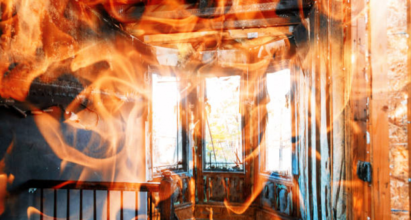 В Новой Москве при пожаре в частном доме погибла семья с маленьким ребенком 