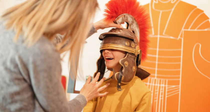 В одном из Калининградских музеев школьника придавило экспонатом. Родители ребенка подали в суд