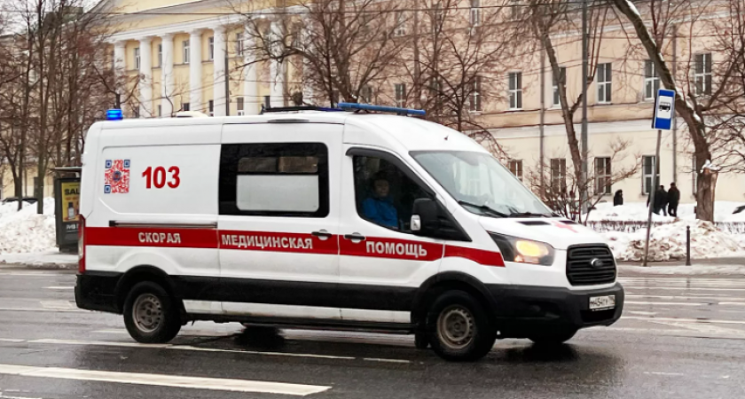 «Ей чуть руку не оторвало!» Женщина баловалась петардой в туалете ДК