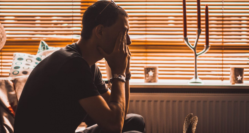 Психотерапевт рассказала, как можно отличить обыкновенный эмоциональный спад от коварной депрессии