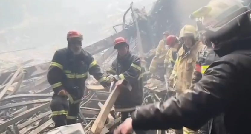 Более 719 сотрудников работают на месте теракта Крокус Сити Холла (ВИДЕО)