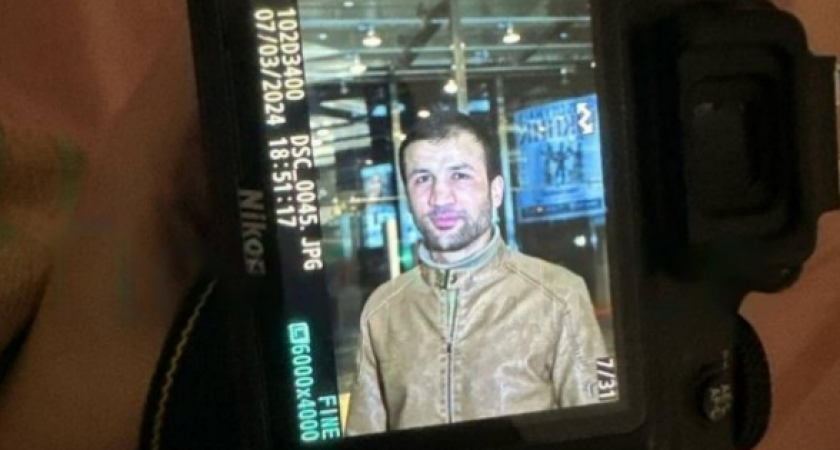 «Если бы только я знал, кого сфотографировал...» Снимок, на который попал один из террористов