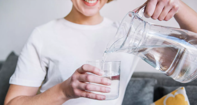 Кандидат технических наук рассказал про самый эффективный способ очистки питьевой воды в домашних условиях