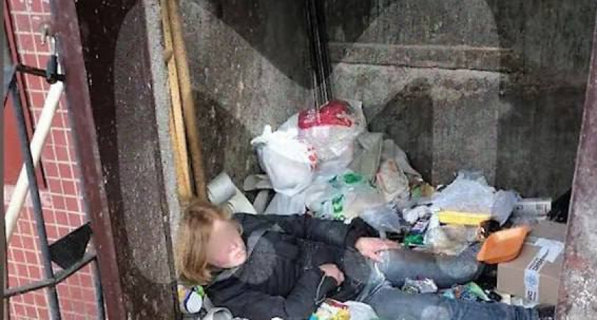 Необычное расставание с девушкой выбрал 35-летний мужчина. Он сбросил свою спутницу в мусоропровод 