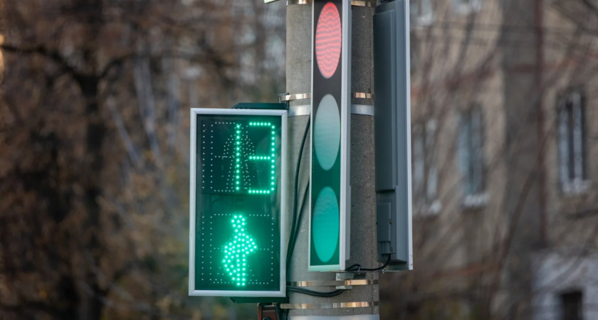 Полезные новшества: чем и для чего в скором времени оборудуют светофоры в Калининграде