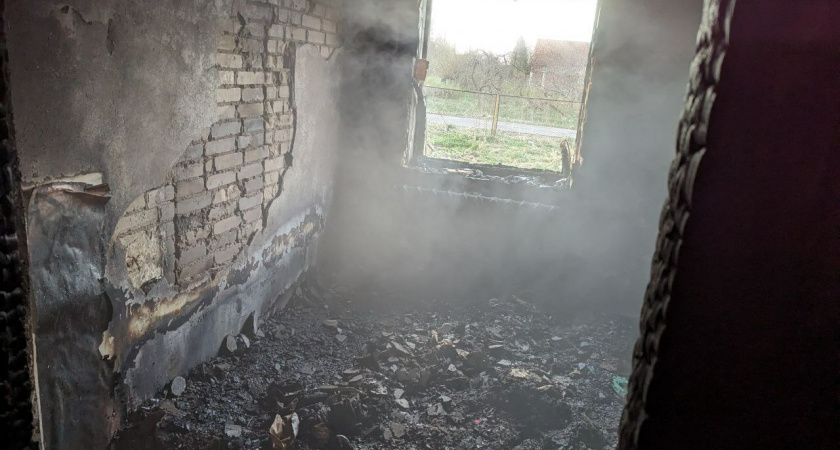 Минувший ночью пожар в частном доме в Славске унес жизнь 18-летнего парня 