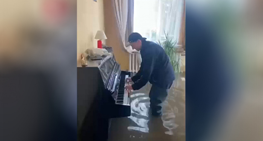 Юмор — наше все: как во время наводнений в регионах россияне борются со стрессом (ВИДЕО)