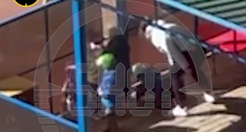 Шокирующее отношение к маленьким детям: в Подмосковье сняли момент, как воспитательница детского сада избила ребенка (ВИДЕО) 