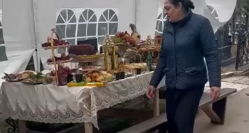 Мангал с шашлыками, палатки и даже самовар. Что с таким размахом отмечали цыгане в Нижнем Новгороде (ВИДЕО)