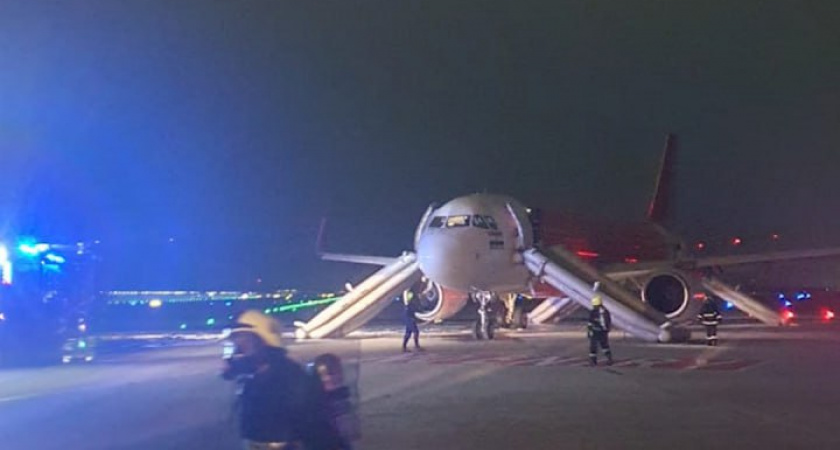 Что произошло с самолетом индийских авиалиний прямо во время взлета (ВИДЕО)