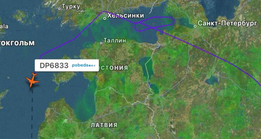Какая страна из-за сильной грозы разрешила пролететь над своей территорией самолетам, направляющихся в Калининград