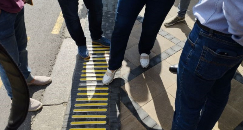 В администрации Калининграда объяснили, почему решили избавиться от бетонных тактильных полос на тротуарах