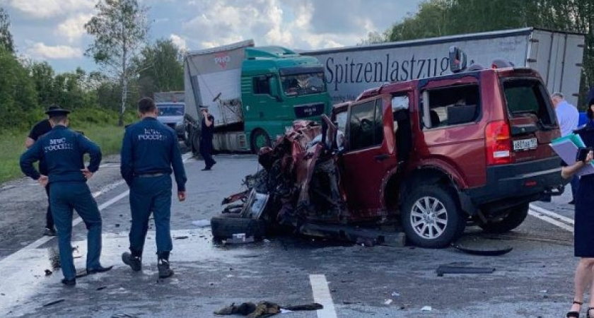 Срочная новость: в Рязанской области случилось массовое смертельное ДТП с участием микроавтобуса. Пострадали дети (ВИДЕО, ЖУТКИЕ КАДРЫ)