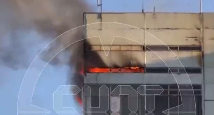 И снова пожар: во Фрязино загорелось то же здание НИИ, в котором погибли 8 человек (ВИДЕО)