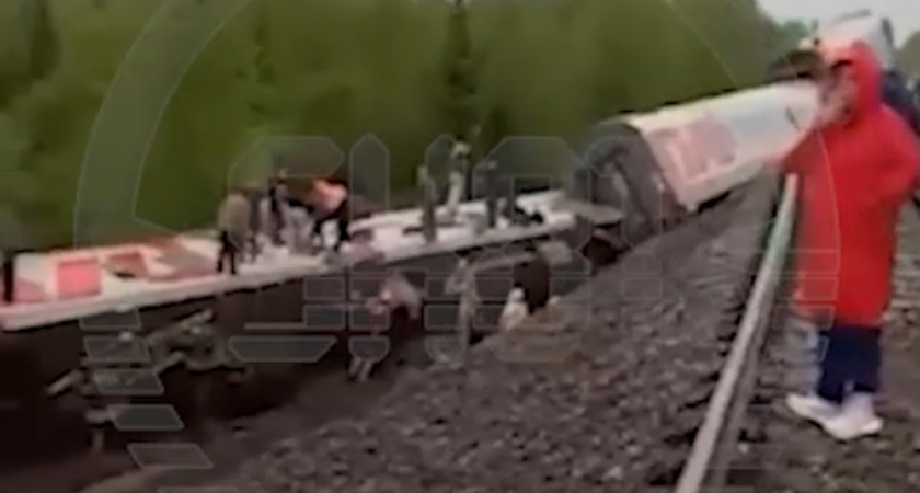 Два пункта временного размещения и остальные подробности ЧП с поездом в Коми к этому часу (ВИДЕО)