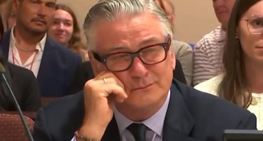 Финальный акт: Суд ставит точку в резонансном деле Алека Болдуина (ВИДЕО)