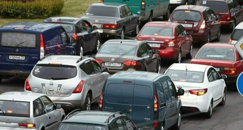 ДТП с велосипедистом парализовало движение на Приморском кольце