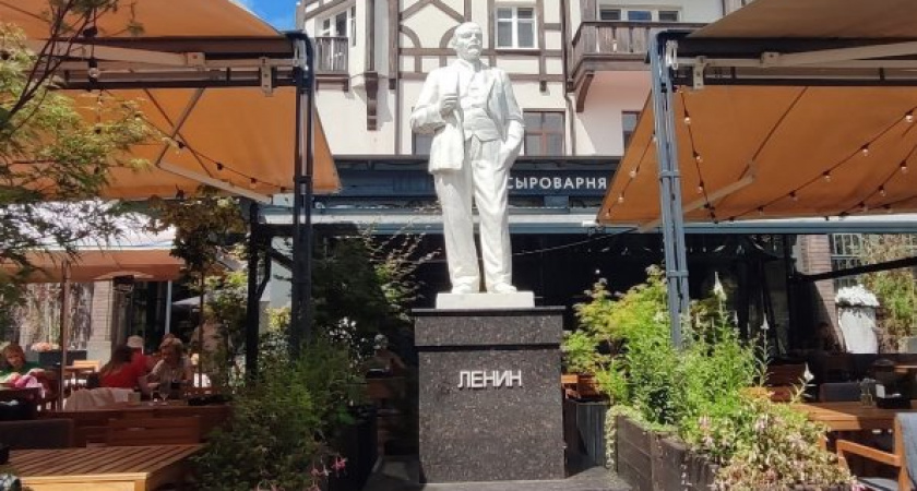 Революция в благоустройстве: жители Зеленоградска защищают памятник Ленину
