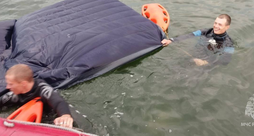 В отдых с приключениями пары из Калининграда пришлось вмешаться спасателям на лодке (ВИДЕО) 