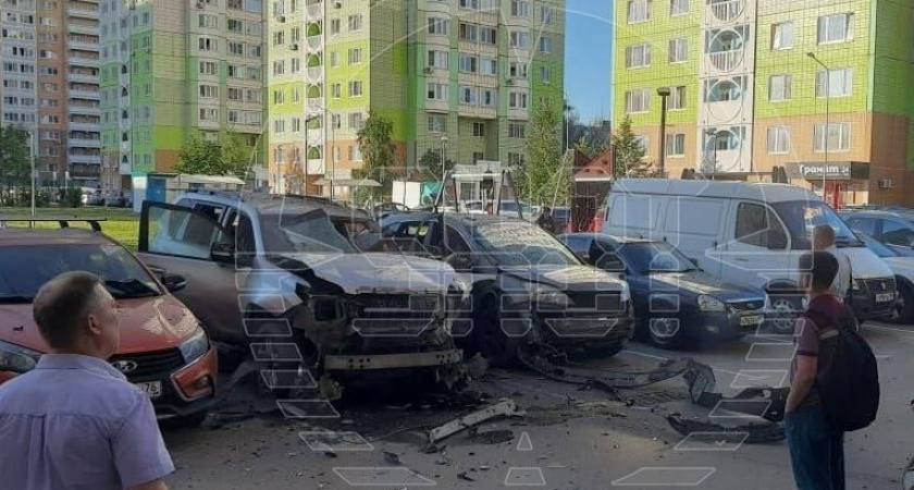 Оторвало ноги из-за взрыва: случилось жуткое происшествие во дворе жилого дома в Москве. Кадры с места (ВИДЕО)