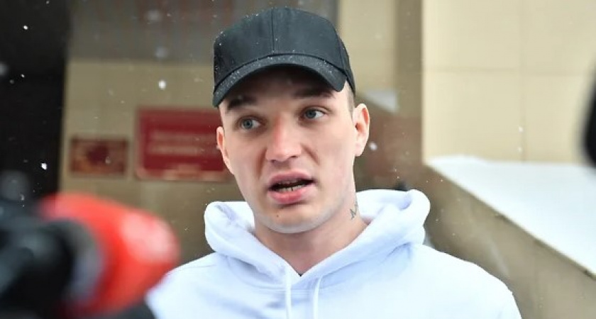 Эдвард Билл нарвался на проблемы даже в изоляторе. Из-за чего скандально известный блогер может остаться без ноги