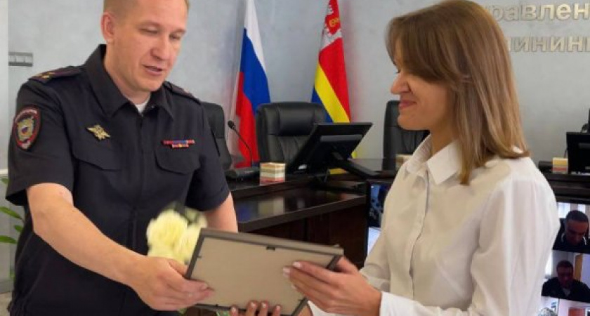"Срочно переводите деньги!": как калининградская сотрудница банка не дала мошенникам обмануть пенсионерку