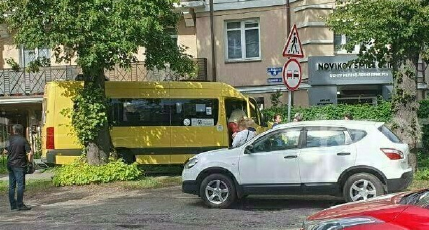 «Стало плохо прямо за рулем маршрутки» Появились подробности сегодняшнего жуткого инцидента в Калининграде (ФОТО)