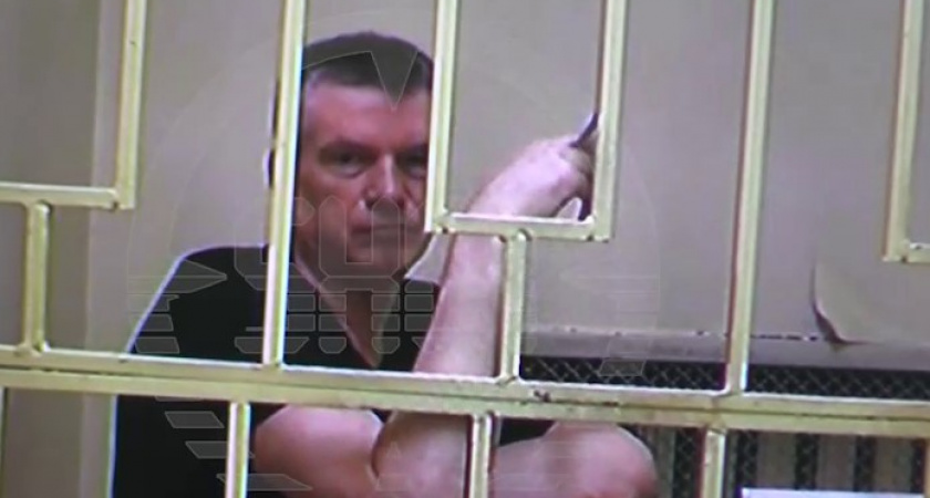 Сидел спиной и не отвечал на вопросы: сегодня суд пересмотрел решение о содержании в СИЗО главного кадровика Минобороны Юрия Кузнецова (ВИДЕО)
