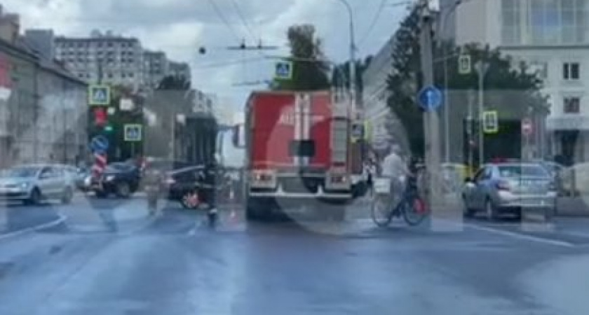 Очевидец сообщает: авария с пострадавшими на пересечении Советского и Гайдара (ВИДЕО)