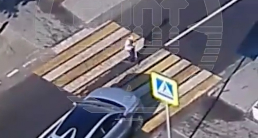 Жуткие кадры засняла камера уличного наблюдения: в ХМАО пенсионерка сбила 8-летнего ребенка (ВИДЕО)