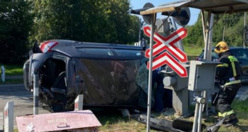 В сети появилось шокирующее видео ДТП на железнодорожных путях в пос. Приморске Балтийского района (ВИДЕО)