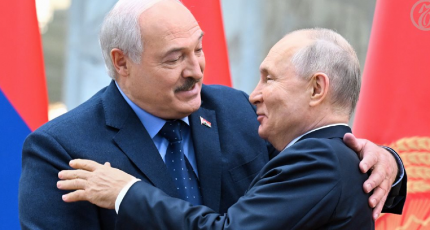 Юбилей с наградой: Лукашенко получил высший орден от Путина