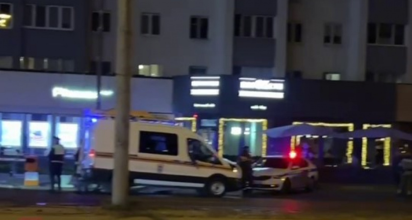 Ночной переполох в центре Калининграда: к гостинице стянули все экстренные службы, входы перекрыты. Кадры с места (ВИДЕО)