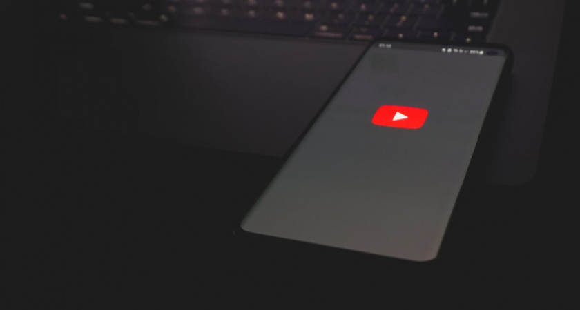 YouTube в России в 2024 году: в Госдуме снова оценили вероятность принудительной блокировки популярного видеохостинга