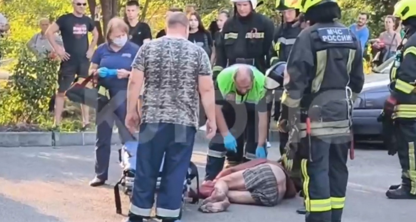 В Калининграде из окна выпал мужчина 
