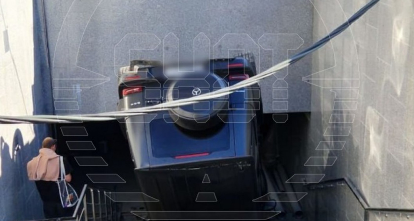 Влетел прямо в подземный пешеходный переход и скрылся с места: подробности жуткого происшествия в Москве