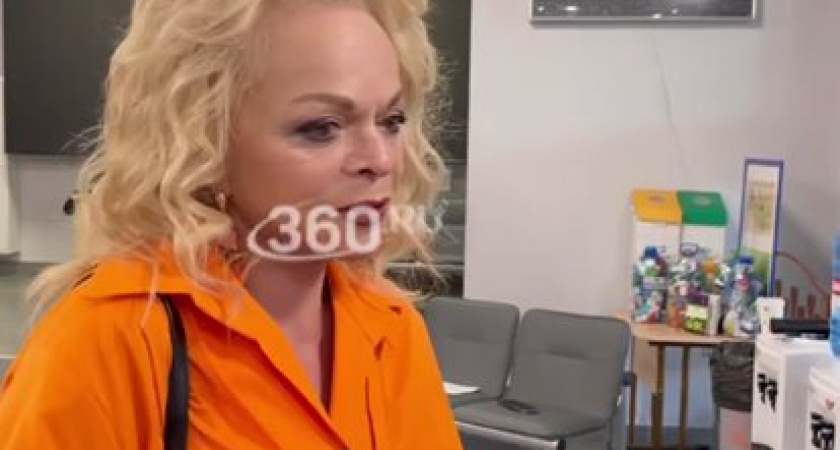Певица Лариса Долина вышла в свет на выборы после истории с мошенниками: Смотрите в видео материале
