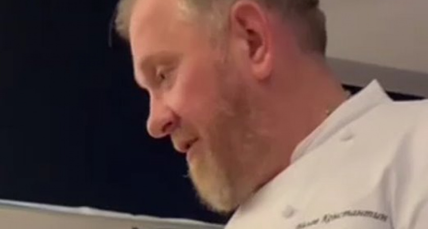 Юбилей ресторана становится отправной точкой в карьере юного кулинара из Калининграда, в сети активно обсуждают видео встречи
