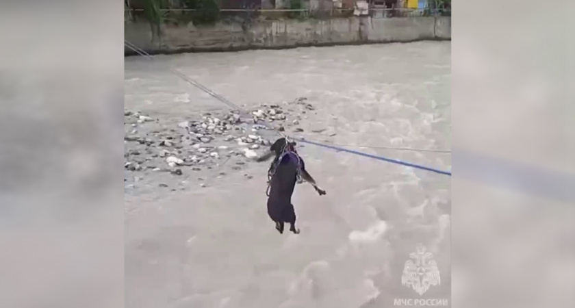 Операция «Мокрый нос». Как спасатели вызволили собаку после 48-часового испытания