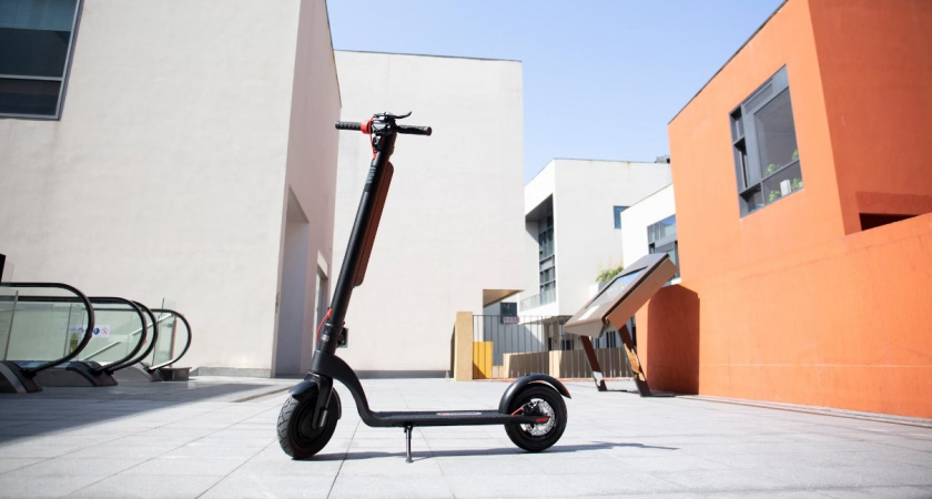 Новые правила для электросамокатов: в Минтрансе выступили с предложением