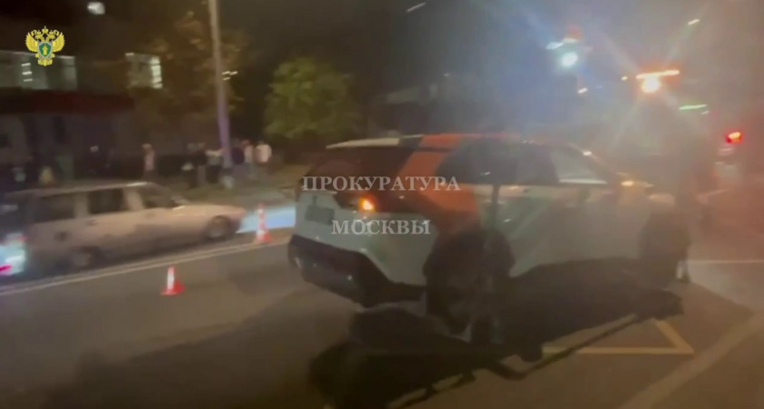 Срочная новость: водитель каршеринга влетел на скорости прямо в детей в Москве. Кадры с места