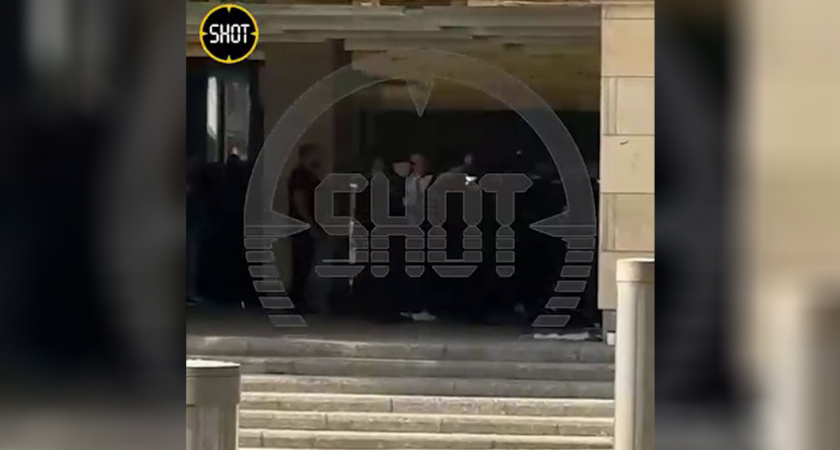 Появились новые подробности о стрельбе около офиса Wildberries в Москве. Кадры с места