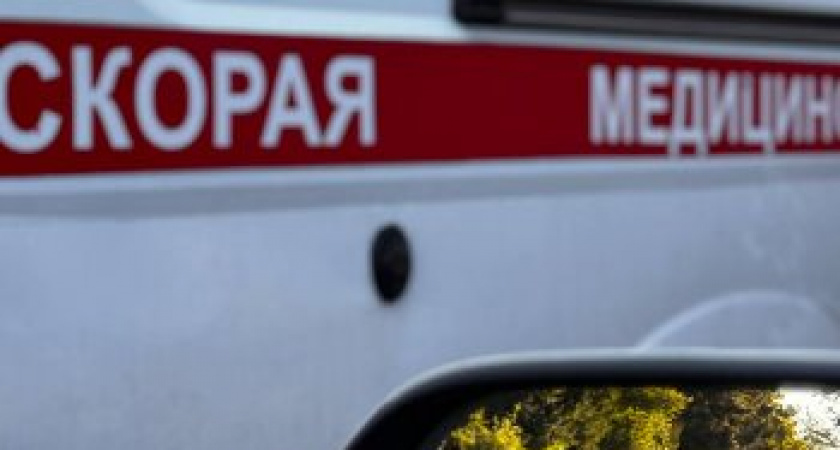 ДТП возле аэропорта: водитель в шоке, машина разбита