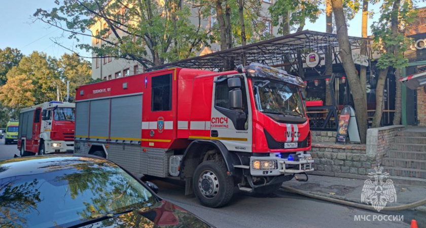 В одном из кафе на улице Колоскова произошел пожар