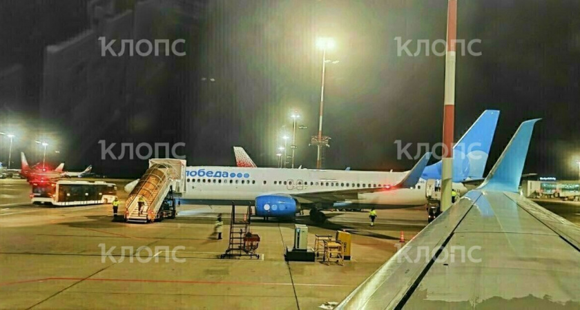 Прямо перед вылетом из-за неполадок самолета «Победы» пассажиров попросили покинуть салон 