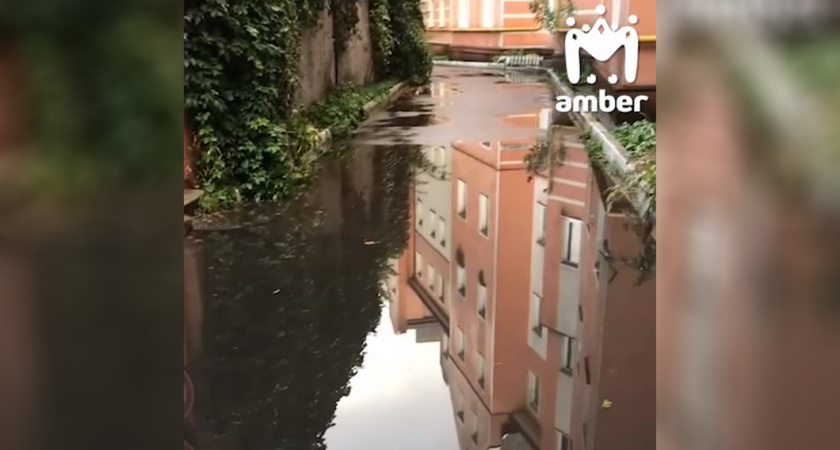 Без качества. Что происходит после дождя на «отремонтированной» улице Стрелковой в Калининграде