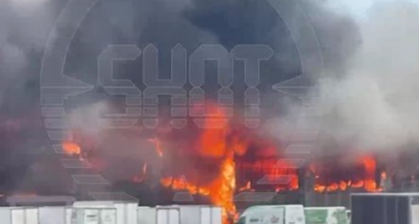 Огненный плен "Каспий-Экспо": Трое пожарных пострадали при тушении масштабного пожара, видео с места инцидента