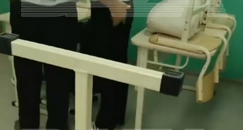 Странные нежности учителя с девочкой из 5 класса попали на видео