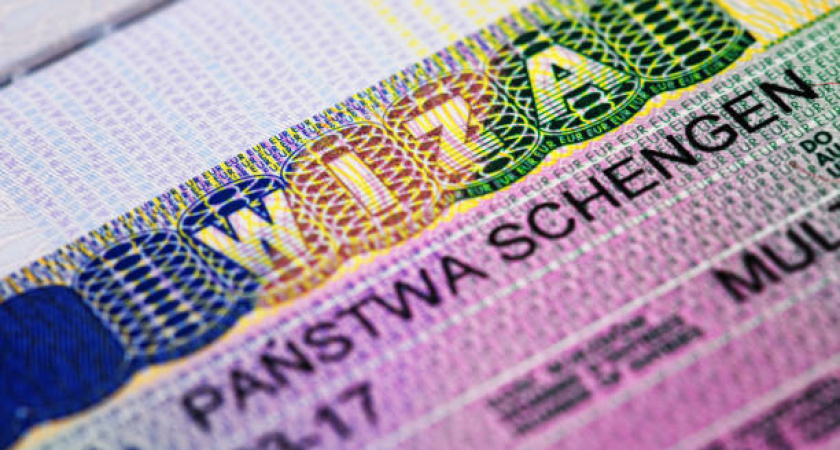 Польша значительно сократила выдачу виз для граждан РФ 