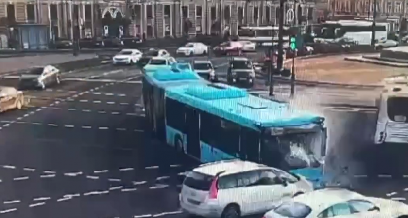 Крупная авария в центре Санкт-Петербурга